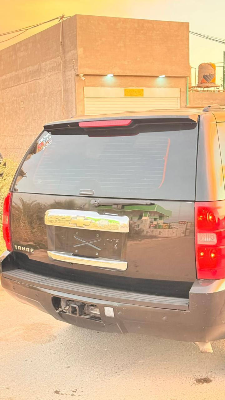 السلام عليكم
 تاهو 2010ادوات فول مواصفات متوم شرط الحاسبة وحتى واجهت مسويلها رقم سليمانيه سنويه 2028 
يله تخلص شرط مكينه وكير تشلع شلع حداده تخم تاير 
سياره توني مدخلها ويل دنكه
السياره جديده بمعنه الكلمه دخول جديد 
فول1/1 LTZ 
كفاله عامه VIB كشنات منفصل
 داخل  ملكي جلد اسود
 كشنات الخلفيه قلاب 
فتحة سقف منضومه زنون شرط نهار 
جنطه كهرباء سنتر لوك كلها بلاد 
 مري شفط اشاره وهيتر بلمري
تبريد تلث قطع كله شغال 
حجرات بيئه موجوده 
ويل كب بلاد 
السياره مكفوله دوله وعشائر وانتربول 
گير مكينه حداديه تدفئه تبريد  كله مكفول 
العنوان البصره قضاء المدينه 
السعر 83 وبيها مجال بسيط مجالها بسيط 
هاتف ‏‪‏‪0771 782 4780‬‏
***********
