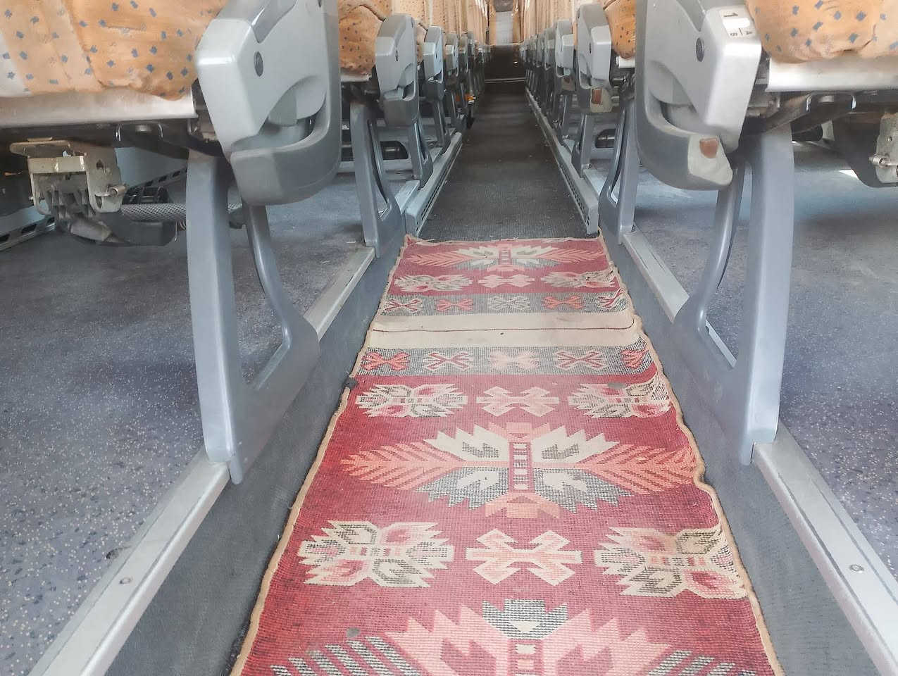 بسم الله الرحمن الرحيم
باص ام السيوف حجم 16 الماني
رقم بغداد اصولي 
تبريد ابو الزعانف 5 مراوح تخم تاير حداديةمكينة 6 اكسور كير اوتماتيك غسالة سيارة جاهزة خير من الله تشتغل عل السعودية
للأستفسار الاتصال على الارقام 
*********** حجي عامر
*********** واتساب
