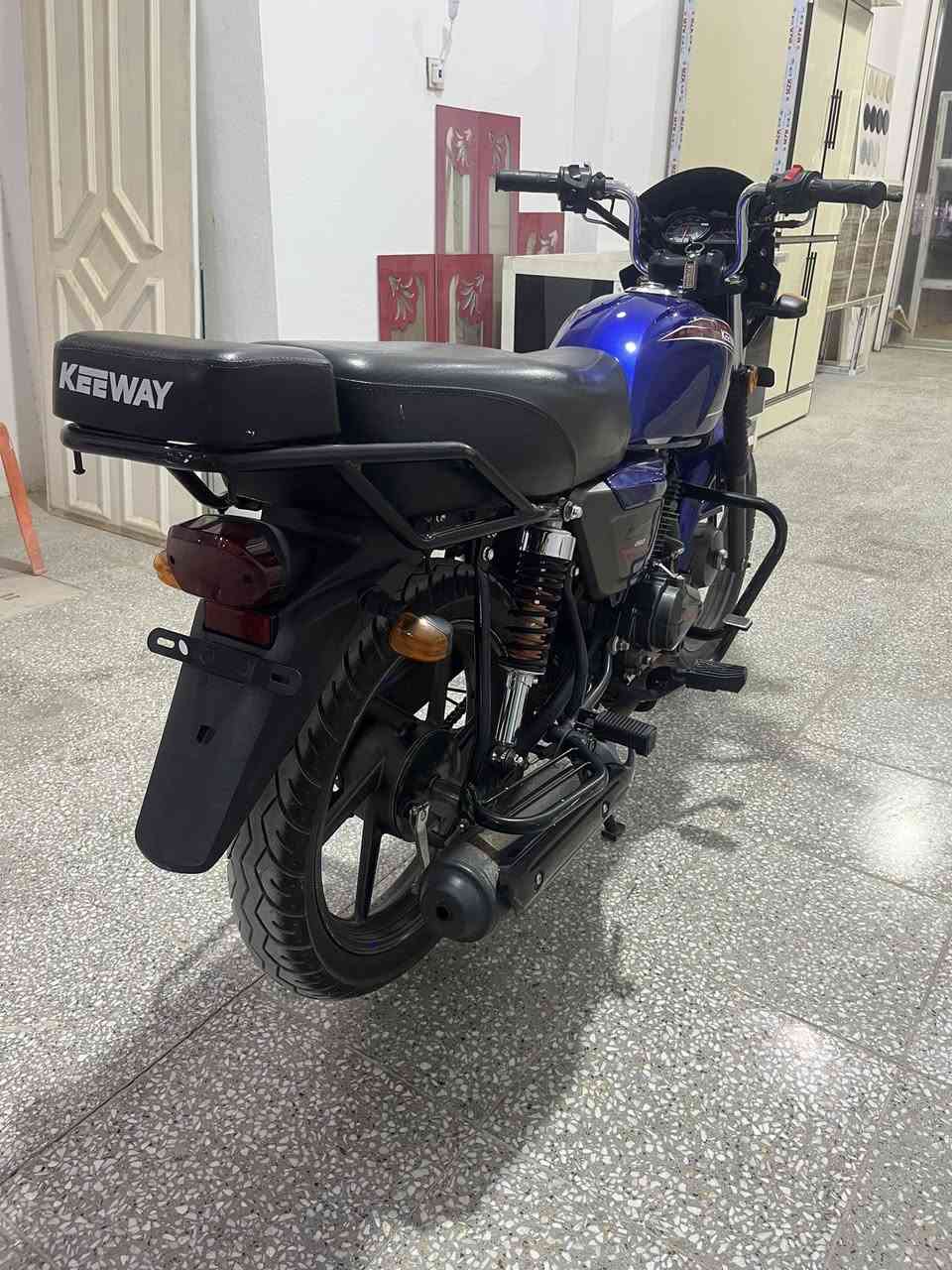 سلام عليكم دراجه كيواي ستي لبيع موديل 21الدراجه جدده مكان الدراجه نجف حي النداء شارع مجمع قمبر رقم الهاتف ***********
