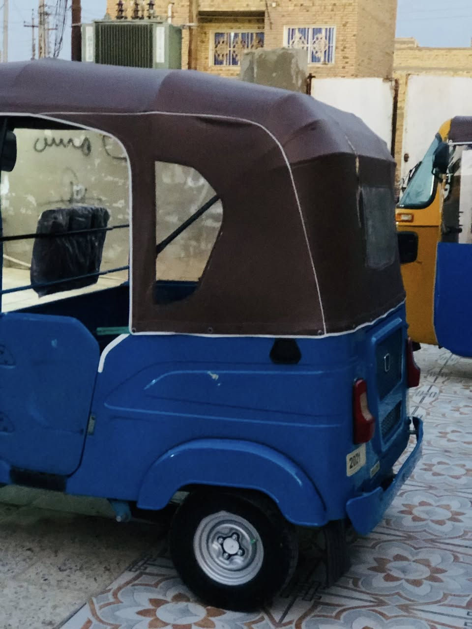 تكتك. موديل 21كفاله. عامه كشره ومكينته.  سعره.   مرقمه.  8250. وبيه مجال.    ***********
