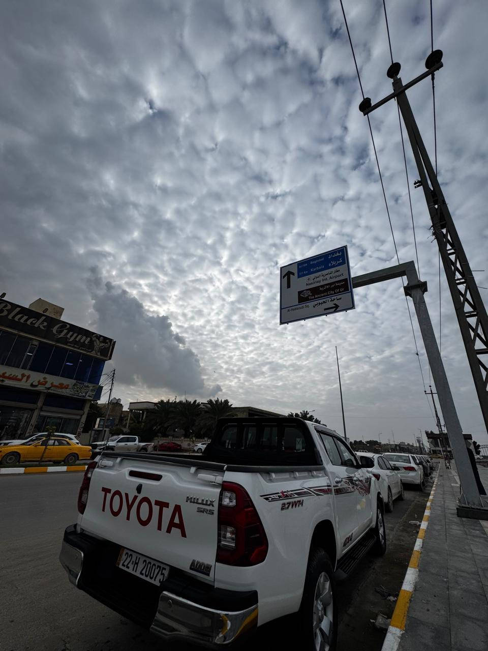 السلام عليكم بيكب هايلوكس فور ويل4X4 كير عادي شاشه تحكم ستيرن كأمره حساسات سبير ما نازل تايرات الشركه دنلوب مطفايه السياره ساز نضيفه كلش كاعيات الشركه رقم أربيل مداور شرط مراوس ب اوتماتيك مكاني ناصريه للتواصل ***********
