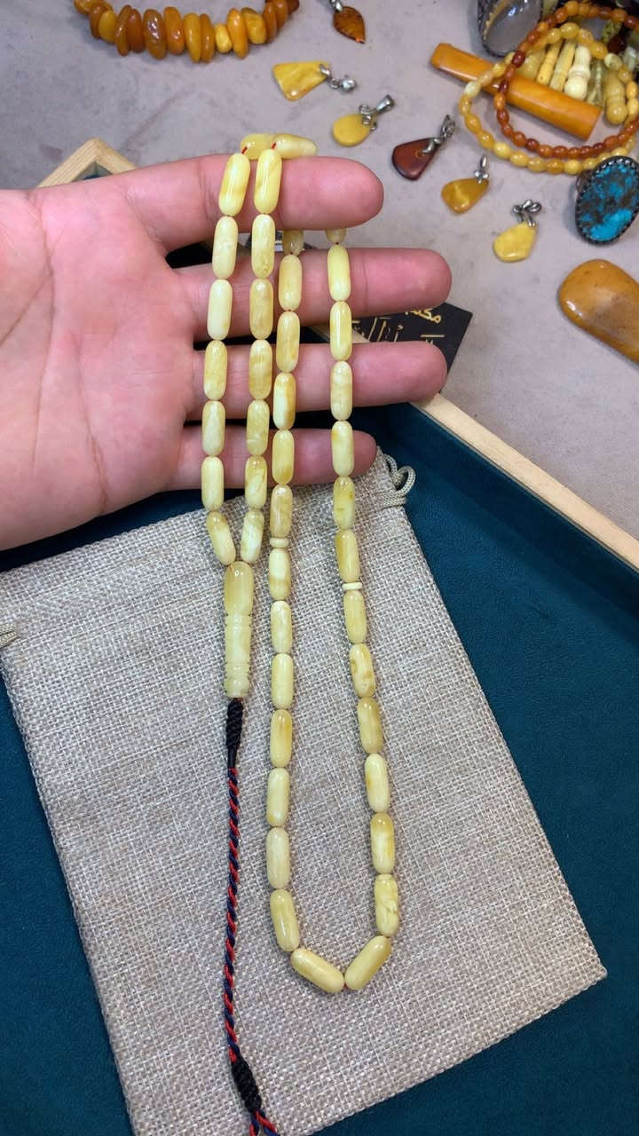 السلام عليكم 
مسبحة  من الكهرب الكلنگرادي الشجري كهرب حر طبيعي مكفول 100% گصة كبسولية  الوزن 23.60 غرام عدد الحبات 45 حبة قياس الحبة 7 / 17.5 ملم توصيل متوفر بغداد وكافة المحافظات السعر خاص رجاءاً 🤍


**إذا كنت صاحب هذا الإعلان وتريد حذفه لأي سبب، رجاءا أرسل رسالة إلى الدعم الفني**