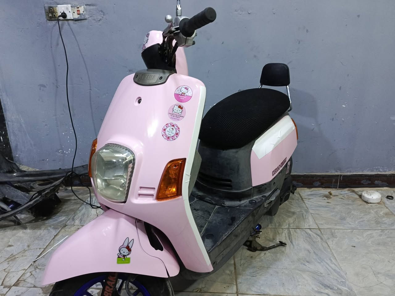 صبغ كفرات بوليس لون وردي 
+ صبغ حسب طلب الزبون 
عنوان كربلاء *********** وتساب
