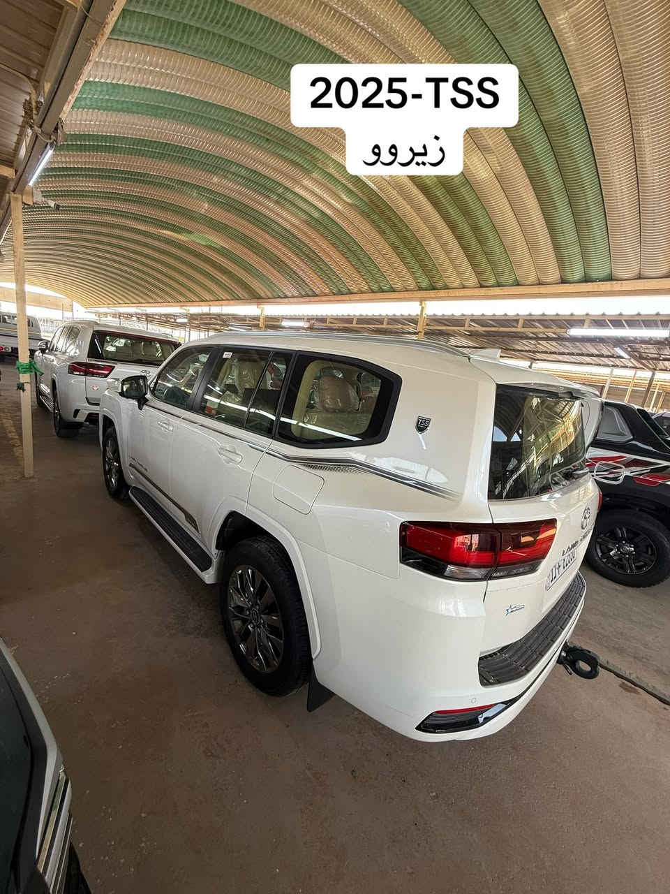 سلام عليكم للبيع لاندكروز 2025  TSS
 ماشيه 6000 رقم بغداد  عنوان الحله معرض الخير   واتساب فقط ***********
ملاحضه يوجد جميع انواع الموديل الحديث للاندكروز
