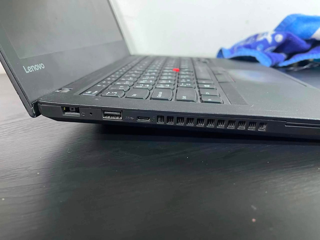 Lenovo thinkpad T470
Cor i7-7600U
RAM 16GB
SSD512
بطاريتين داخليه وخارجيه يعني شحن يطول
شاشه لمس يعني سهوله بالاستخدام
منافذ تايب سي وباقي المنافذ معروفه 
كيبورد عربي انكليزي
السعر ٢٢٥ وبي مجال بسيط توصيل متوفر لكافة المحافظات 
وياه شاحنه وماوس


**إذا كنت صاحب هذا الإعلان وتريد حذفه لأي سبب، رجاءا أرسل رسالة إلى الدعم الفني**