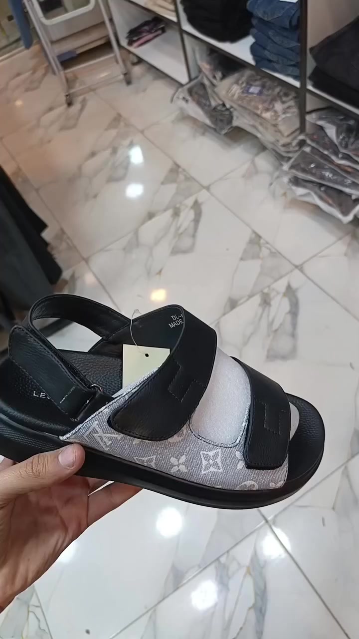 متوفر الصندل الصيفي الطبي بجميع الوانه وقياساته✅
#ازياء_صلاح_كبجيـنو
شارع المصرف مقابل مأكولات سيد علي


**إذا كنت صاحب هذا الإعلان وتريد حذفه لأي سبب، رجاءا أرسل رسالة إلى الدعم الفني**