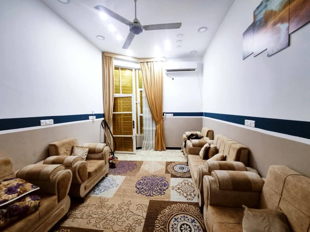 بسم الله الرحمن الرحيم 
بيت طابو للبيع 
صوب بني ركاب حي الامير 
على شارع 30 مباشرتآ 
من جهة ملعب حيدر نعسيه 
البيت طابقين 
4 غرف وديوانيه وصالين 
بناء طابوك السكف كونكريت الساس كونكريت 
مطلوب مبادره 
لتفاصيل اكثر الاتصال على 
 الأرقام الموجوده بالاعلان 
***********
***********
او مراسلة الصفحة 
#هادي_الحجيمي
