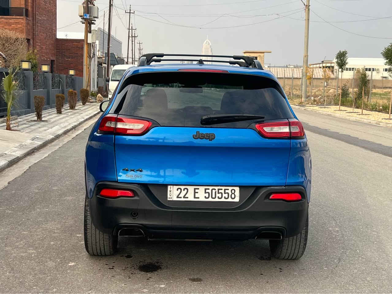 السلام عليكم جيب بزون موديل 2017 محرك 6سلندر
كير محرك بشرط تبريد صدر تايرات كل جديد جاهزه 
فحص هزه جديد   مكان سيارا اربيل
***********وتساب أربيل, العراق
