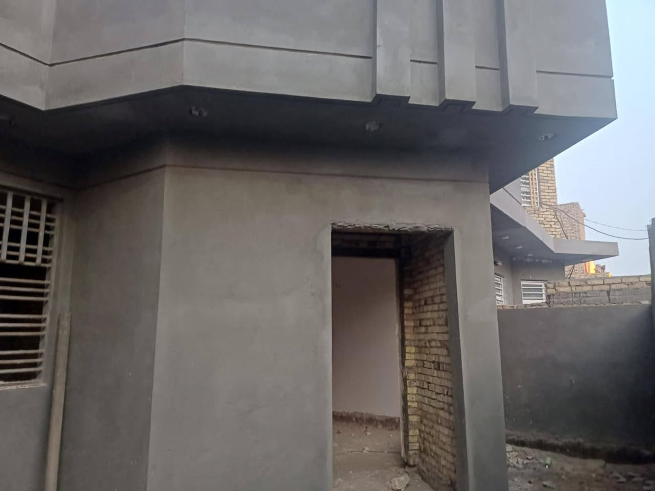 بيت 200 متر باقي تشطيبات فقط غرفتين نوم استقبال صاله صحيات حي الزيتون شارع مدرسة صدى النجاح  مطلوب اسكان الاتصال ***********
