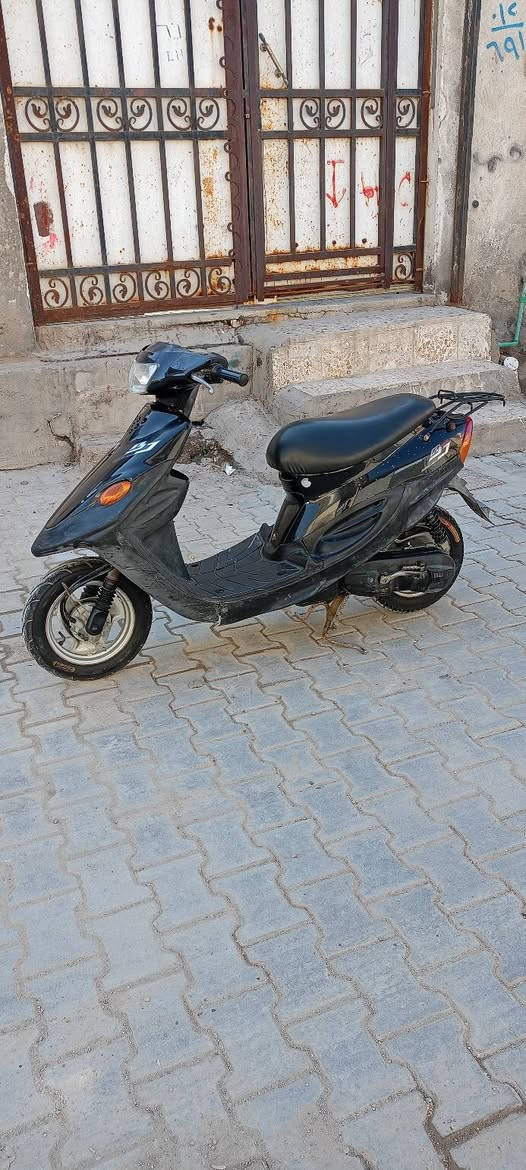 دراجه9زروف الدراجه مامفتوحه جديده نكره سلف وكلشي شغال بيه كهرباياته كله شغل المكان بصره تنومه السعر 400الشراي يجي خاص ***********
