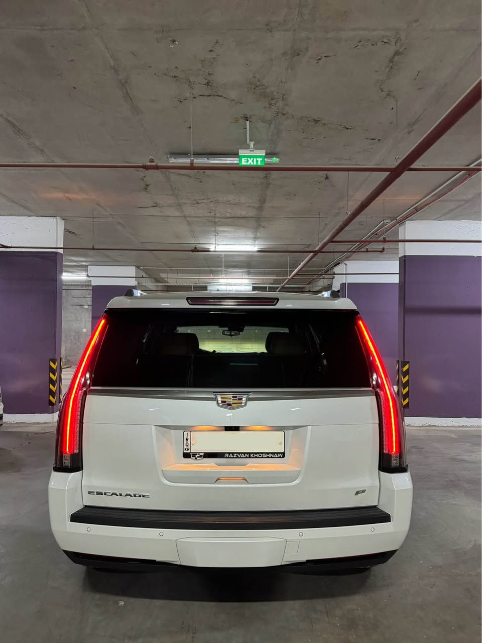 کادێلاک ئێسکالید
مۆدێل:2020
مواسەفات:platinum 
ماوەی رۆیشتوو:68.000km
کامێرا:5 کامێرا
زەمان:بەڵێ
سەیارەکە فولل فوللە سفری شەریکەی مەنصورە زۆر پاکو خاوێنە بێ هیچ کێشەیەک ٢ سویج سەندوق (شەفت.کارەبایی) سەیارەکە ماڵی دۆستە هەموو شتەکی بە شەرت یەک دنک سبوغ و شوختی نیە پلاتینێۆمە 
نرخ:520 معامەلەکی کەم 
*********** أربيل, العراق
