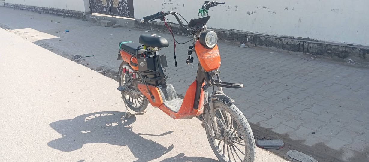 دراجه شحن للبيع السرعه 60 اربع نمر بطاريات جديده اربع بطاريات بس اشاير ما بيها دراجه حلوه ونظيفه المكان النجف الكوفه السعر 245 الرقم ***********
