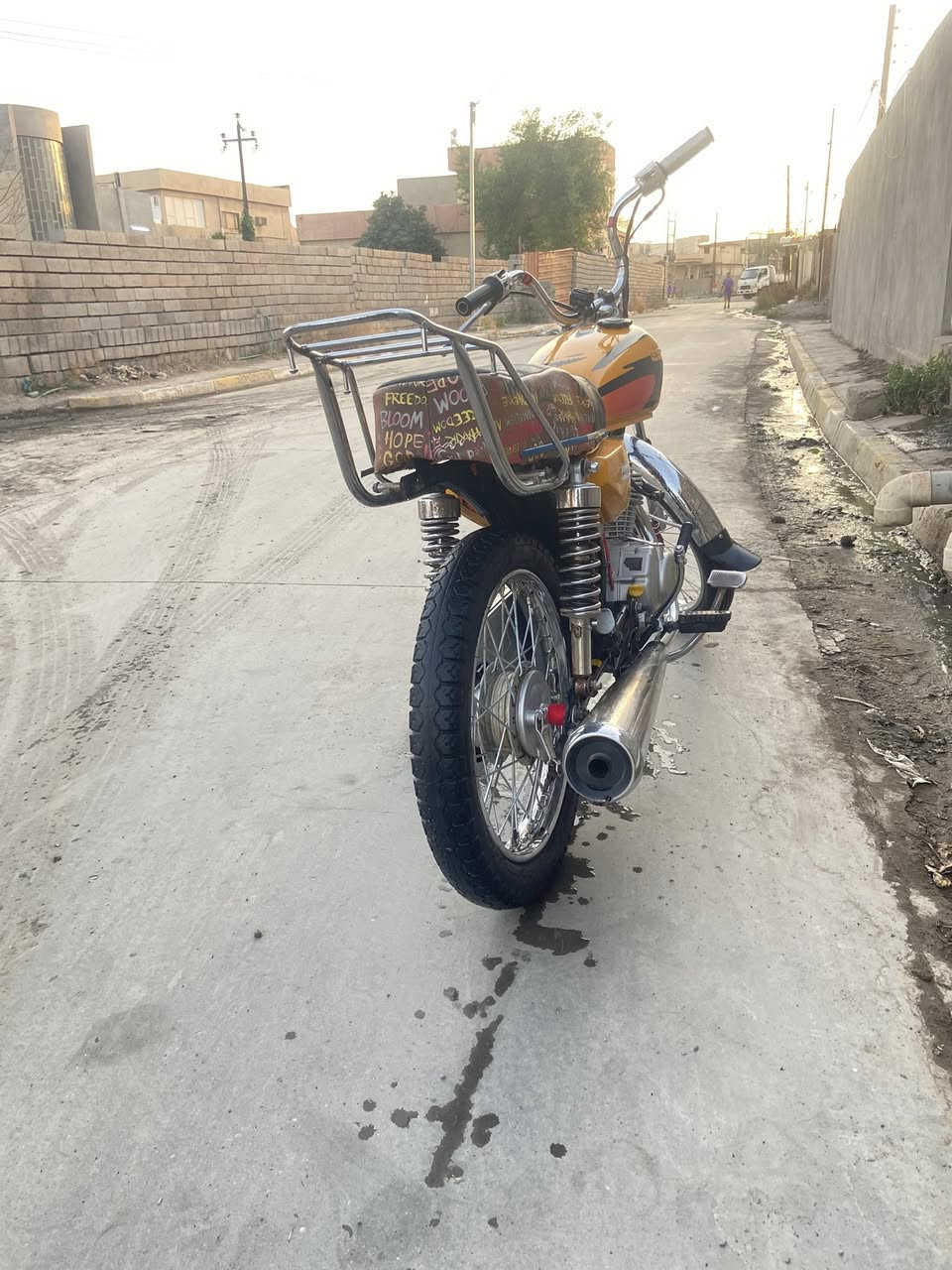 تايكر الفين وعشرين شرط معدل تعليك نمره 3تاخذو ولا دحك وراك ربع ما تصرف علي تصل ‭0770 815 4259‬ ذا تريد راسني خاص
