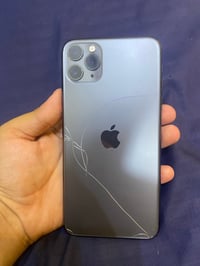 ايفون ١١ برو ماكس ذاكره ٢٥٦ جهاز شرق اوسط مبدل شاشه فقط نوعيتها اولد و...