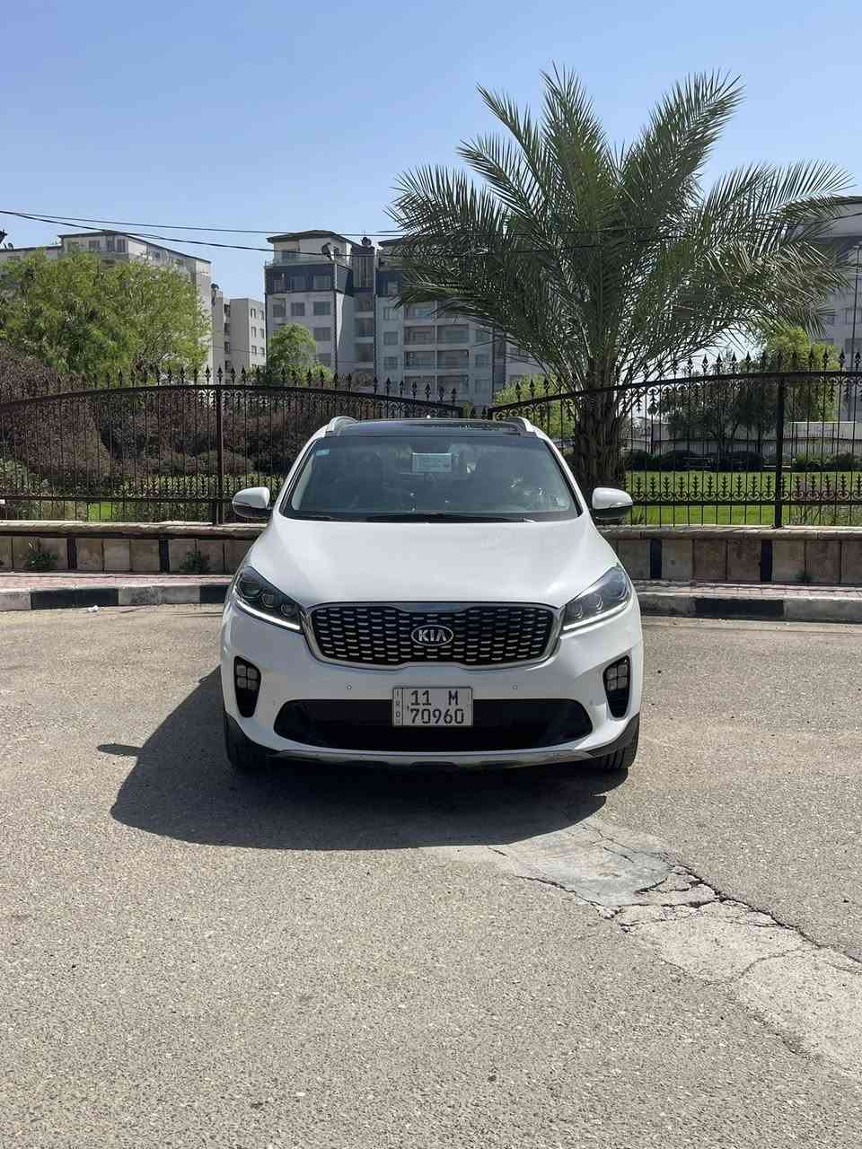 السلام عليكم كيا سورنتو خليجي  موديل2019 بدون قطره صبغ بس بارد بسيط سونار مرفق مع المنشور الموصفات فوول الفوول كشنات جلد كهرباء تدفئ تبريد بلكشنات بنروما مري شفط خمس عدسات باب كهرباء سته سلندر شحن واير ليس لتليفون شاشه كار بلي بك ليت لد نهاري هندبريك دكمه ماشيه 81الف كيلو السياره جديده بمعنه الكلمه كير محرك برغي ممفتوح بيهن تخم تاير صدر امامي خلفي كله جديد العنوان بغداد البياع السعر ب 245$وبيه مجال بسيط حك الجيه ***********/***********
