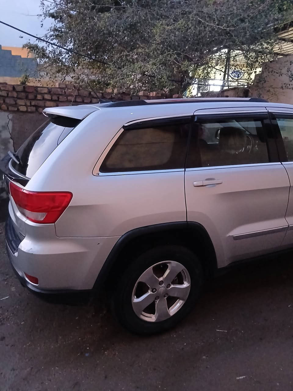 اسلام عليكم
جيب لاريدو

موديل ١٢

رقم سليمانية 

فول مواصفات عدا التندة

تشغيل عن بعد

فور ويل

تحكم ستيرن

هزة جديدة

حادث تبديل بنيد جامرلوغ بدون دواخل

تبديل ثنين باب السايق والوراهة 

محرك ستة

سيارة كلش حلوة ونضيفة 

مكانهة صلاح الدين. الدجيل  
السعر 135 وبيهة مجال بصيط

***********
