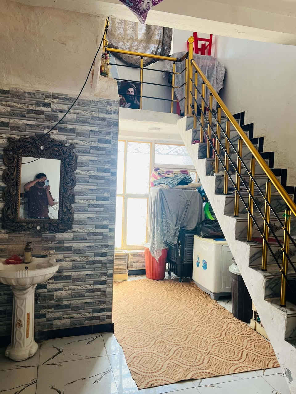 بيت زراعي للبيع قرب مدرسة الشهيد كفاح حي عبدالاله المساحه 188 العرض 8 بناء حديث للاستفسار ***********
