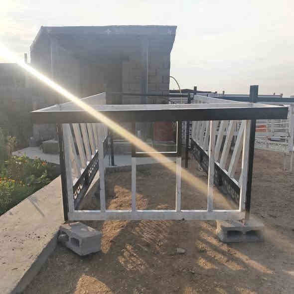 محجر للبيع السعر 400وبي مجال مكان رمادي جزيره الخالديه رقم الهاتف ***********
