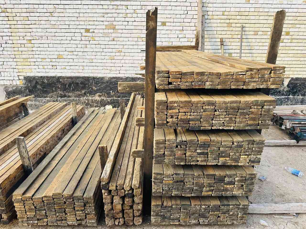 قالب خشب للبيع 13 مكعب /***********
