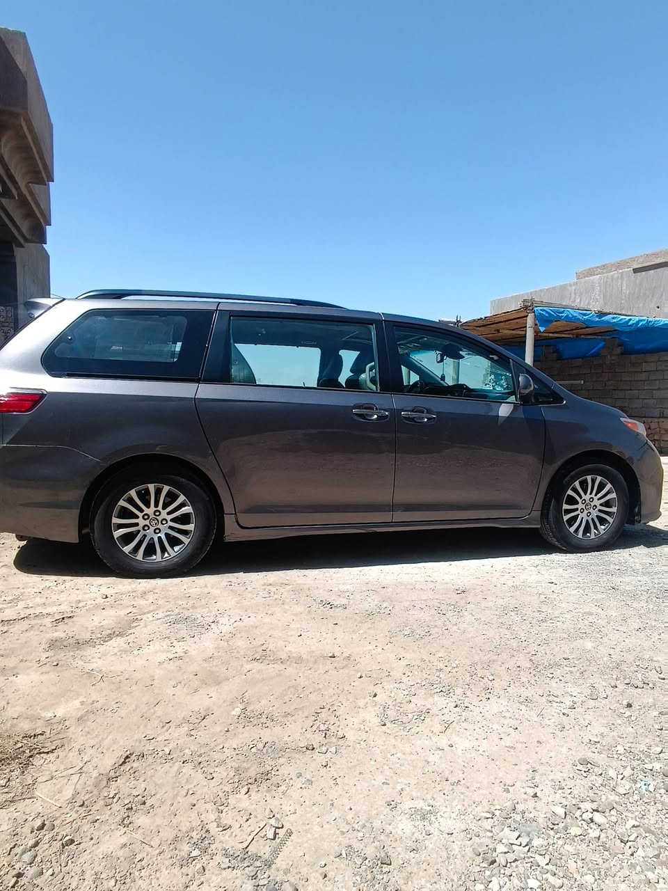 سينا 2020 xle
فول مواصفات رقم اربيل تحويل مباشر مكفولة فقط چاملق يمين مبدل نفس اللون 
فتحة سقف 
كشنات جلد 
ابواب كهرباء 
بردات اربعه 
تخم تاير 
بصمه ابواب 
صندوق كهرباء 
جنطه كهرباء 
جام فول اوتو
مسجات كهرباء 
دخول ذكي 
إشارة ترحيب 
بصمه تشغيل 
مانع انزلاق 
تحديد مسار 
نقطه عمياء 
رادار وحساسات 
هوك خلفي بلادي 
منظومه زنون شمسي 
شاشه اعطال 
تبريد وتدفئه 
كشنات تدفئه
شاحن بالمقدمه والكشنات الوسط والكشن الخلفي 
تبريد وتدفئه ثلاث قطع منفصل
عداد 205كيلو الانبار القائم 
***********
ا
