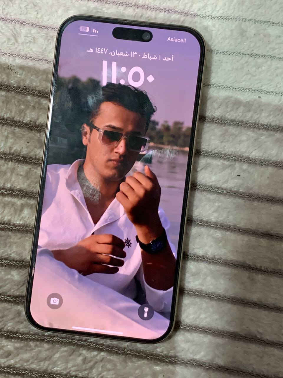 السلام عليكم ايفون 16 برو ماكس
بطاريه 91 توه صارت نزلت من التحديث جانت 97 مشحون 342 دوره 
تلفون نضيف بمعنى الكلمه 
كامل ملحقات كارتون + كيبل شحن
تجيك وياه كفرات هديه 3 
مكاني بغداد مدينة الصدر تجي للبيت تاخذه مكفول من كلشي 
*********** 

السعر 1350 الف
