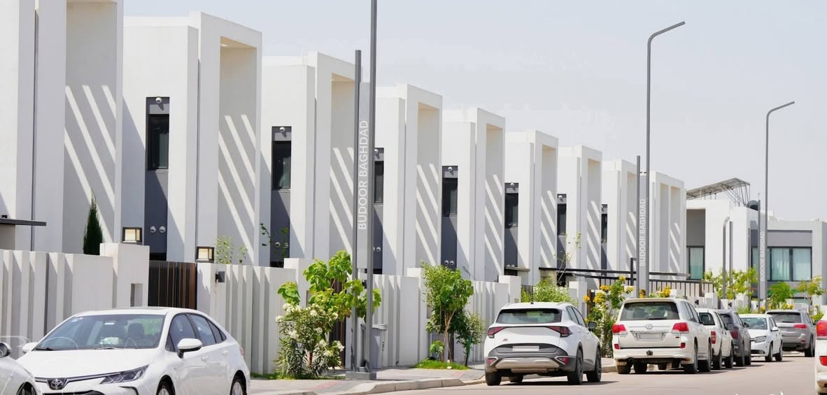🏡 دار   للبيع في مجمع البدور

🔹 المساحة: 200 م²
🛑 شارع 12
🎁السعر 550
🔹  السعر كاش 
🏠 المنطقة  البوليفارد  

🏞️ موعد التسليم: جاهز للسكن 

⛔ نستقبل عروضكم للبيع و الايجار  في مختلف المجمعات 
*********** 📞
*********** 📞
