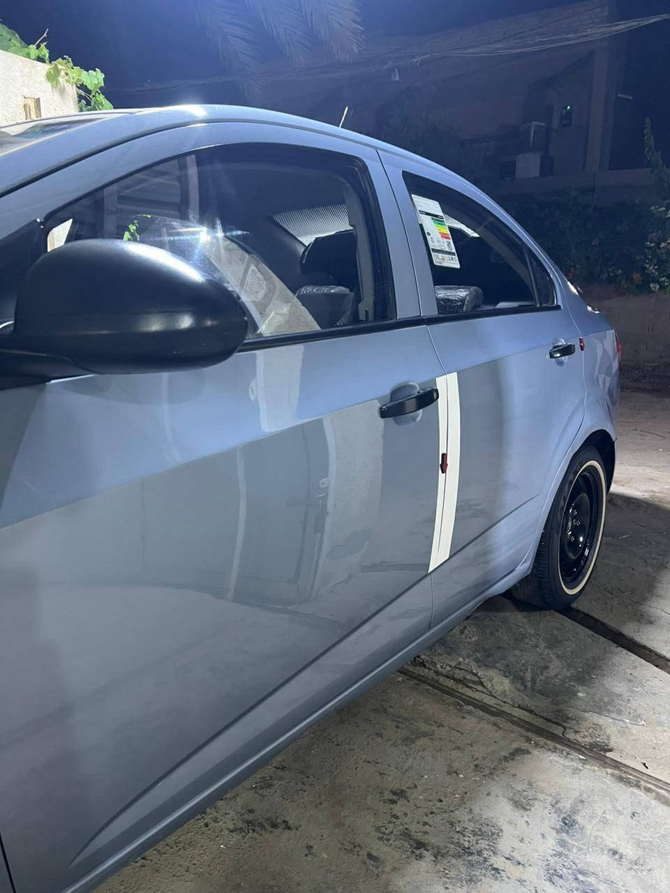 شيفورليت سونيك (Chevrolet Sonic)
الموديل: 2012
المواصفات: خليجي 🇦🇪
اللون: (بحري)
الجير: (أوتوماتيك 6نمر)
المحرك: ( 1.6 لتر)
​✨ أهم المواصفات والمميزات:
​
​التبريد: تبريد ثلج ما شاء الله (جاهز للصيف). منظومه كامله جديده
​الداخلية: مدوشمه دوشمه عامه ارضيه وكشنات وسفاري

​الأنظمة: نظام فرامل ABS، إيرباغات سليمة.
​الإطارات: (جديدة / بحالة ممتازة). تخم تاير ابو الخط 
​السنوية والهزة: (رقم أنكليزي/ السنوية جديدة وصاحية / الرقم بغداد ).
​🛠 حالة السيارة:
​السيارة بحالة ممتازة جداً (شلع واطلع)، لا تحتاج لأي مصاريف نهائياً.
​المحرك والجير والـتيرن بحالة ممتازة (على الفحص).
​البودي: (مكفوله من الضربه والصبغ ).

​السعر المطلوب: (اكتب السعر،  $65 ورقة ) 
​مكان التواجد: (بغداد ابو غريب السياره موجوده بلبيت  بكل وقت).
​📞 للاستفسار والتواصل:
​رقم الهاتف: (***********). الشراي يتصل وما نقصر وياه بعد الفحص.
