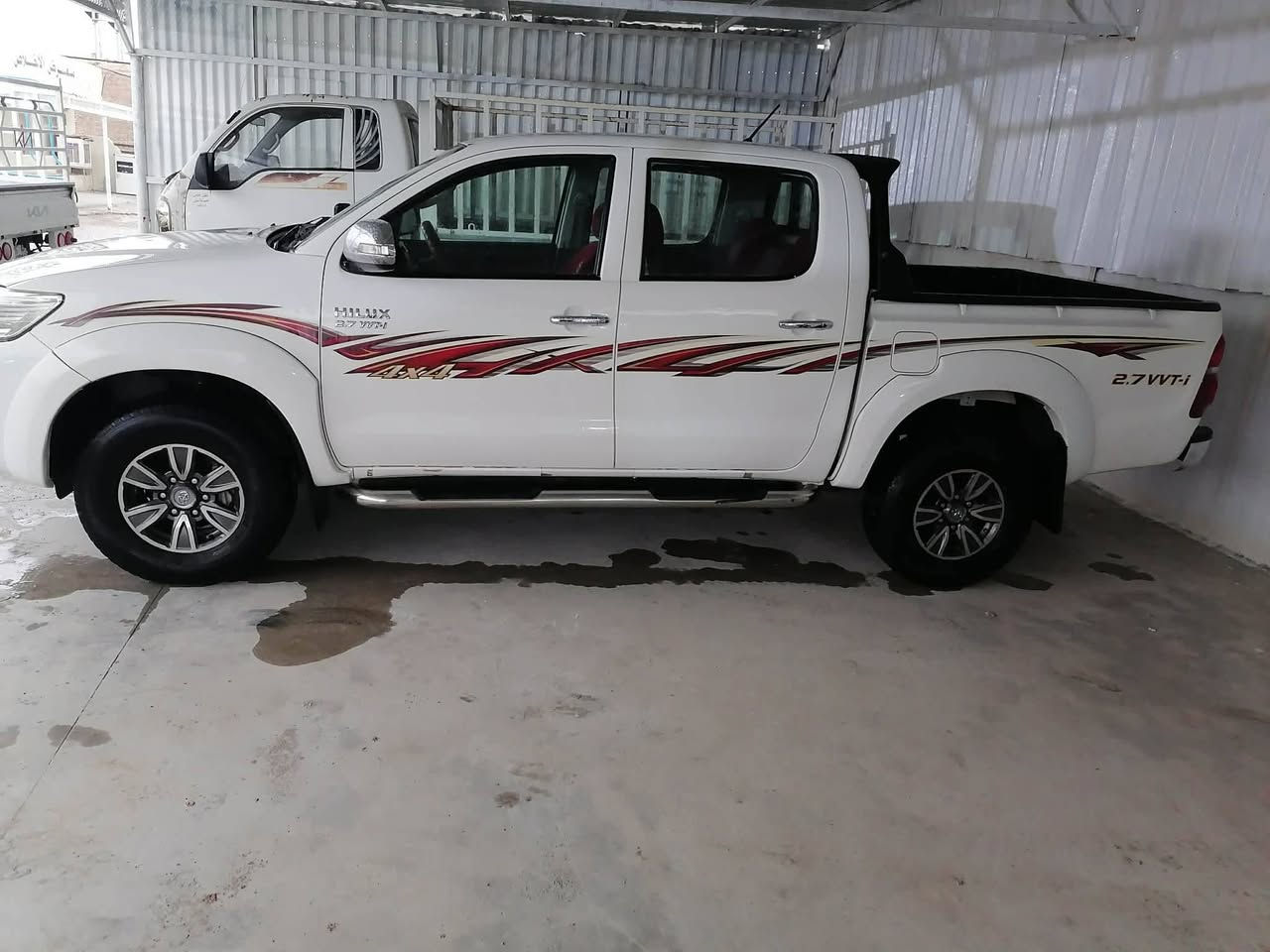 سلام عليكم سياره هيلوكس 2014 كير عادي مكفولة من صبغ وحداديه فقط محرك مفتوح  السعر 220 الاستفسار الاتصال على الرقم ***********.    الرقم اربيل بسمي تحويل ثاني يوم
