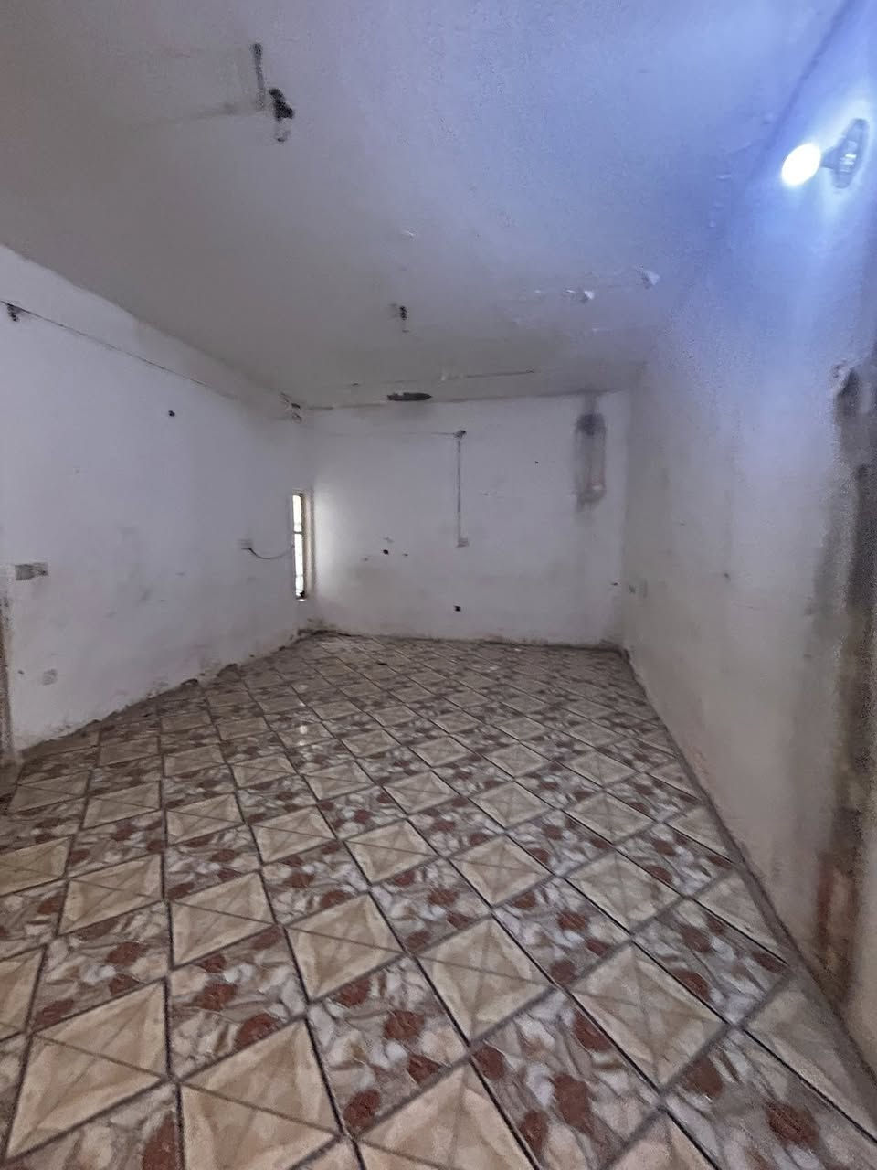 دار للإيجار العسكري الاول 

استقابل - مطبخ - صحيات - كراج - غرفتين - صاله
كراج حديقه 
⁨ ⁨ 
🔵إيجاره ٤٥٠مجال بسيط

سجاد الشمري للاستثمار العقاري 🔵
***********
مرجعة  طيبه للاستثمار العقاري تقاطع النسر
