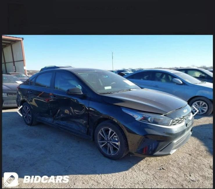 كيا فورتي وارد امريكي
موديل 2023 
رقم اربيل بأسمي
حادثهة البابتين جهت لصدر صبغ فقط
بجم كبس 
ماشية 58 mi
سيارة جاهزة كل نقص مابيهة 
مواصفات نص فول
رادار امامي 
شاشة كامرة دوارة
3 انضمت قيادة 
سعرهة 139 
***********
