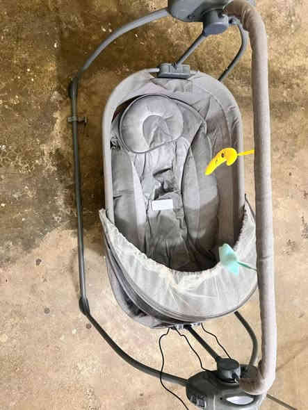 غساله اوتوماتيك نوعيه ارجلك وزن 8 ك شغاله ااسعر 225الف 
تلفزيون عدد 2 نوعيه LG شغاله حجم 32 السعر 150 الف عدد 2
سرير اطفال كهربائي هزاز وبلاتوث حجم كبير بعده بل كارتون السعر 40الف 
***********
