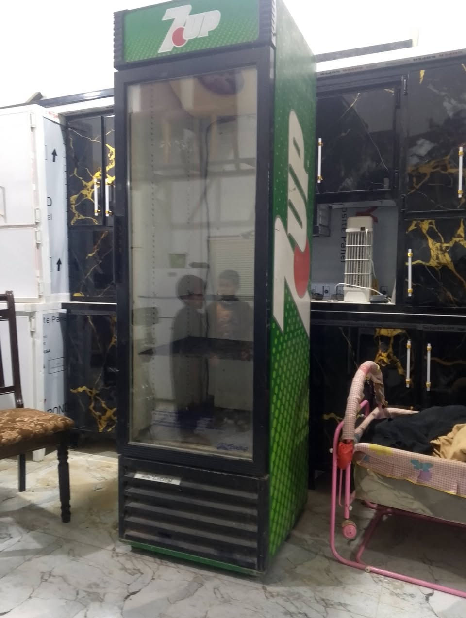 سلام عليكم غرض لبيع محل بل جمعيه الحولي بصف مخبز ***********
