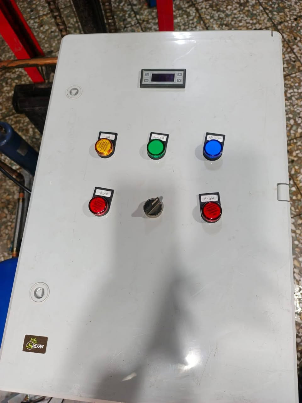 سلام عليكم البيع جهاز تجميد وتبريد طن10 كمبريسر كرير امريكي  بورد شنايدر فرنسي جهاز نضافة عالية جدا عنواني بغداد الستفسار***********
