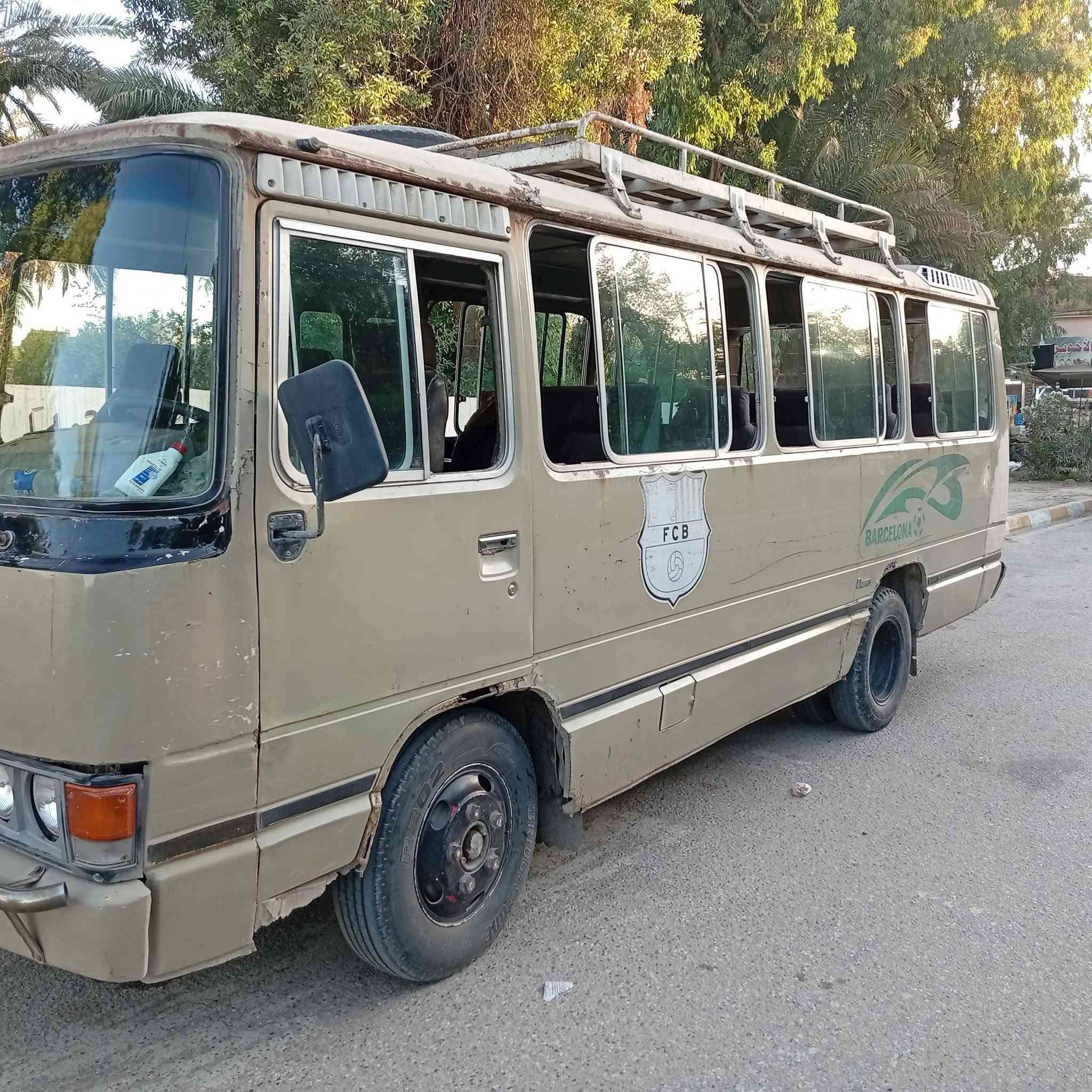 السلام عليكم كوستر موديل 83 مكينه وكير بنكو كاز السياره بسمي جاهزه السعر 4 مليون وبيه مجال بصيط مكاني بالمحله ***********
