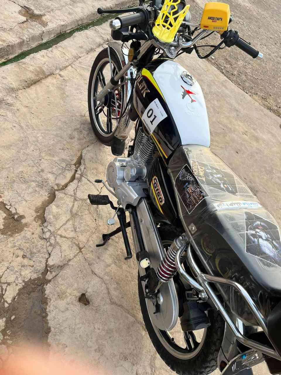 السلام عليكم
دراجة للبيع سيفان موديل ٢٠٢٤
محرك شرط مامفتوح
كلو شغال مايعوزو اي شي
للتوصل على الخاص او الاتصال 
بهذا الرقم. ***********
