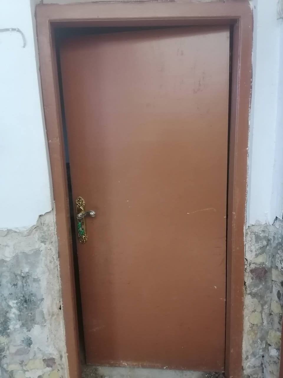 بيبان خشب صاج عدد ٣ للبيع نظيفات وباب استقبال دفتريه وبيبان بي بي سي عدد ٣ وشبابيك عدد٣ للاستفسار الاتصال ع ***********
