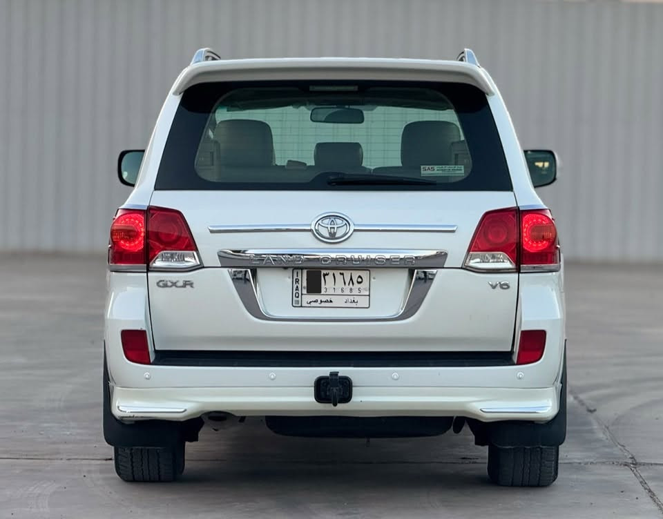 🚘 LAND CRUISER G.XR 🚘
تويوتا لاندكروزر مديل 2012 بريم اصلي محرك 6 سلندر فول مواصفات بصمة. فتحة. طفاية حريق. 3 قطع تبريد. مناخ منفصل. تحديد مسار. مثبت سرعة. مانع انزلاق. فورويل. مقاعد كهرباء. مري كهرباء. حساسات امامي + خلفي. نقطة عمياء + مواصفاته آخرى 
السعر : 29.000$
للأتصال : ***********
العنوان : بغداد البياع
