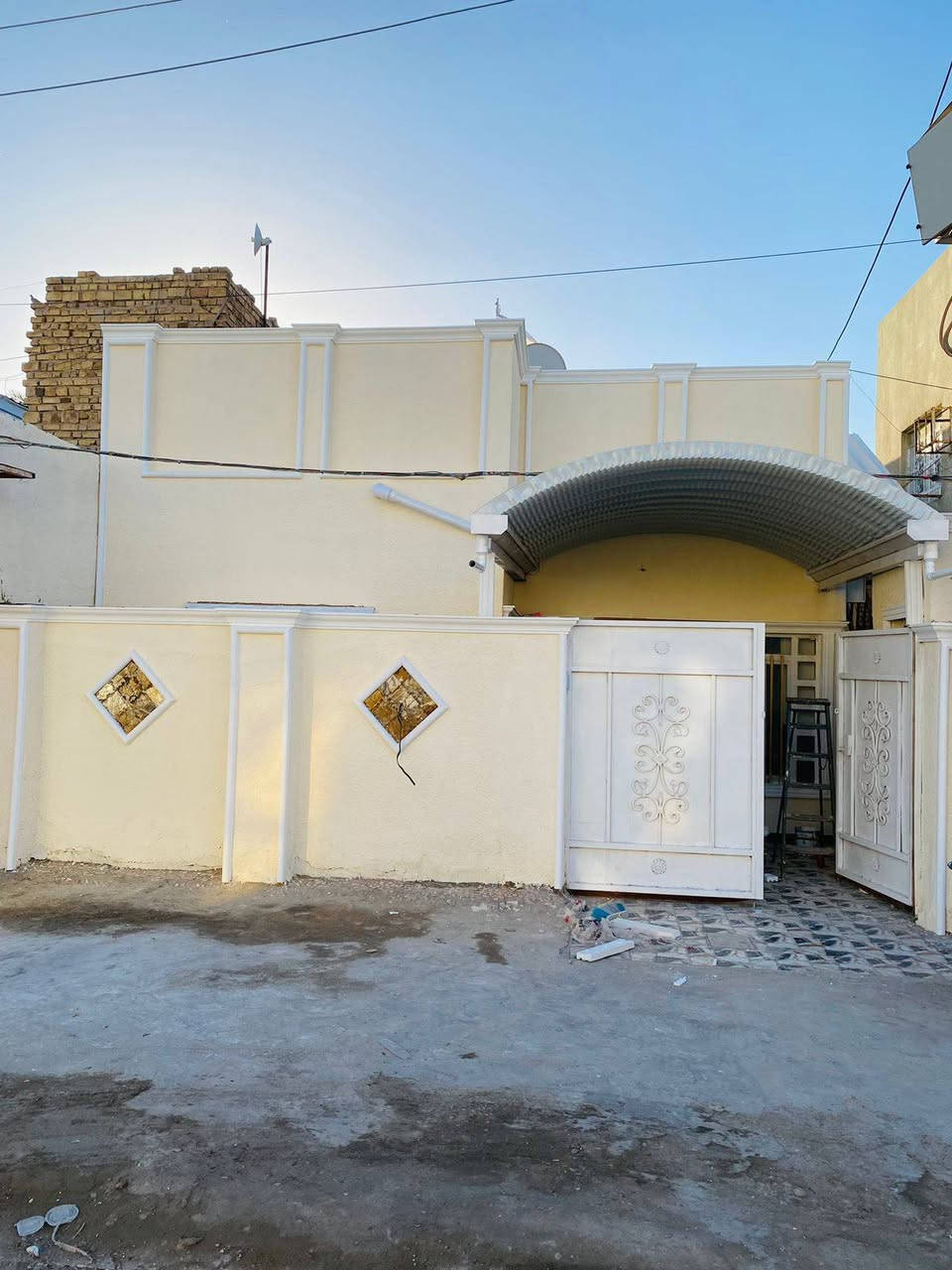 السلام عليكم
مستعدون لعمل كافة انواع الديكورات الداخلية
*كافة ديكورات الجبس بورد 
*كافة أنواع الأصباغ 
*كافة ديكورات المغربي
*كافة انواع السقوف الثانويه
بانسب السعار 💵
جودة علية في المواد🏛
الاستفسار ***********
