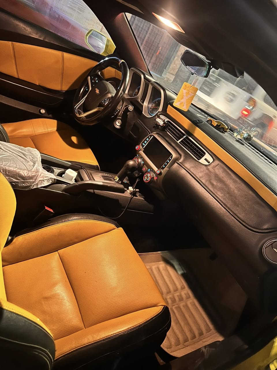 السلام عليكم كمارو ٢٠١٤ رقم بغداد انكليزي بسمي ماشيه ٩٤ حادث جاملغ امامي ايسر فقط لباقي مكفول  مكينه كير صدر تخم تاير كله جديد السعر ٩٥ مكان لسياره بغداد الغزاليه للاستفسار ***********
