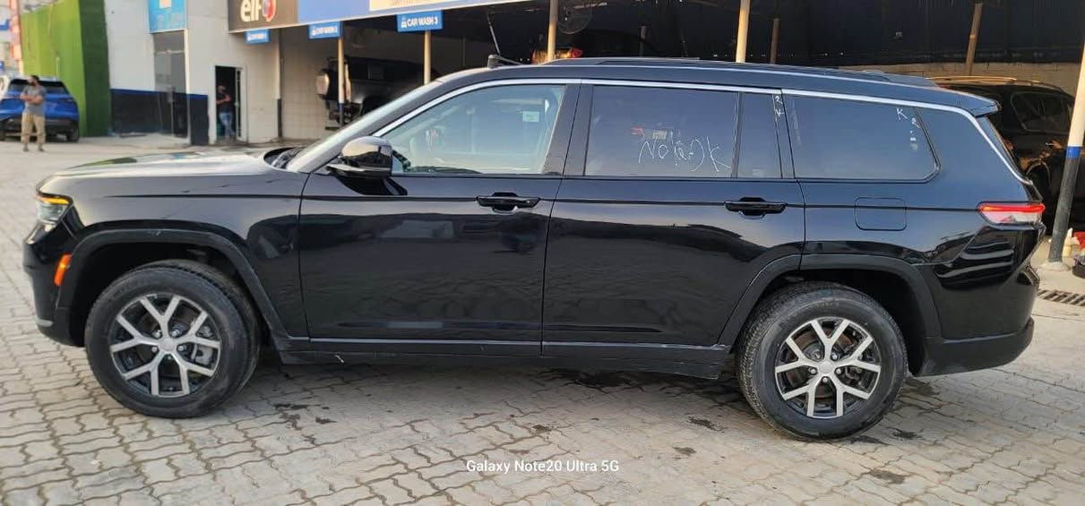 *--مشحونه إلى منفذ سفوان--*
*بإمكان التخريج بكتاب شهداء*
*جيب كراند شيروكي موديـ2024ـل*
*السعر169$(جاهزه)فـول لمتــدد*

عندك كتاب شهداء تعقيب 8ورقات

***********

***********
