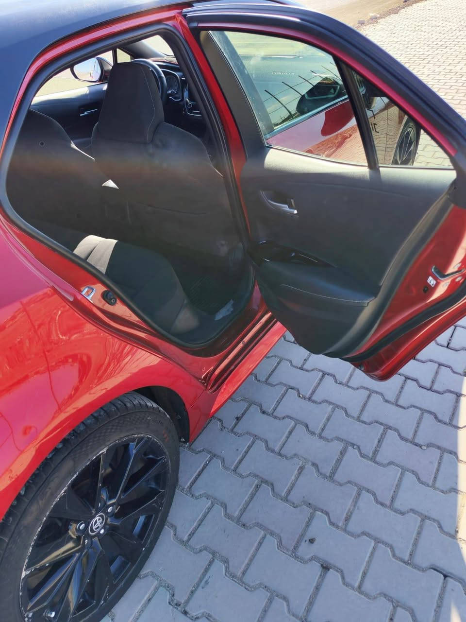 السلام عليكم 
رمضان كريم علينا وعليكم 
كورلا هاتشباك موديل 2022 وارد أمريكي ياباني اصلي 
مكينه 2000كير رياضي 10 نمر شفتات بالاستيرن السياره مليانه مواصفات باستثناء الفتحه 
ويل مع تخم تاير 18 جديد للبيع او مراوس حسب القناعه السعر 130 مكانها بغداد 
الاستفسار الاتصال 
***********
