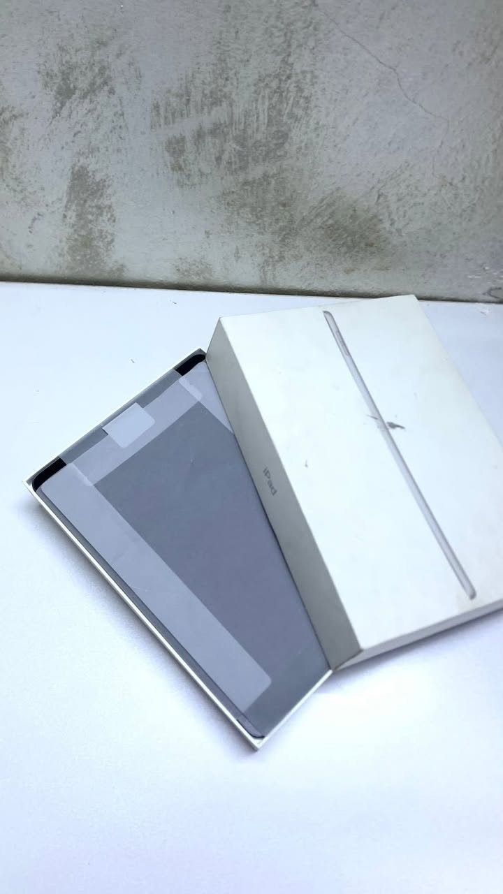 ايباد 9ذاكرة 64 معه كيبورد وقلم وحافضة كامل كرتون الصلي السعر 285يوجد توصيل كافة المحفضات


**إذا كنت صاحب هذا الإعلان وتريد حذفه لأي سبب، رجاءا أرسل رسالة إلى الدعم الفني**