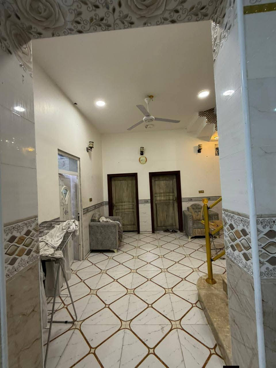 اعلان......
بيت للبيع بحي النفط زراعي مساحة 250متر شارع احمد مطر

يحتوي على غرفتين وصالة ومطبخ وبراني وصحيات خارجيه وداخليه

السعر 120 نهايته

للاستفسار اتصال على الأرقام التاليه

***********

***********

***********

مكتب الساعي للعقارات

العنوان سايدين حي الشرطه مقابيل أسواق الريتاج
