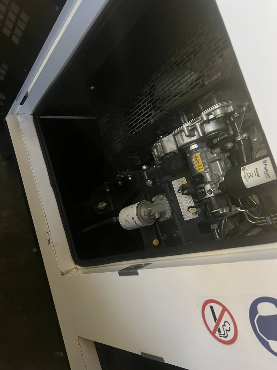 السلام عليكم تتوفر لدينا جميع انواع المولدات بمختلف الاحجام ابتداء من 13 kva الى 2000 kva 
بكافة المناشئ العالمية 
  Perkins الانكليزي الاصلي 🇬🇧🇬🇧🇬🇧🇬🇧
مع توليدلوري سمر فرنسي اصلي بضمان سنة او 1000 ساعة 
Cummins الامريكي معمل الهند 
مع راس توليد ستامفورد بضمان سنتين او 2000 ساعة 
Isuzu الياباني مختلف القياسات والاحجام 
مع توليد ستامفورد الانكليزي بضمان سنة او ١٠٠٠ ساعة 
ريكاردو البيركنز الصيني بضمان سنة او ١٠٠٠ ساعة 
راس توليد ستام فورد 
للاستفسار الاتصال على *********** وتساب او زيارة مقر شركتنا بغداد الكرادة ٥٢ قرب شركة جبس ليز
