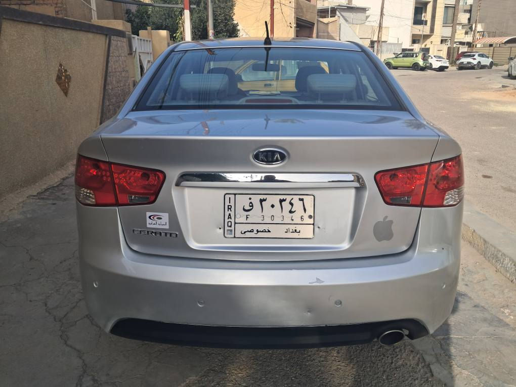 السلام عليكم كيا سيراتو  2013 خليجي لون سلفر بيها صبغ جاملغ خلفي كير او محرك مكفولات محرك 1600 السعر 110 ورقه معروضه الاتصال *********** التحويل مباشر بغداد, العراق

