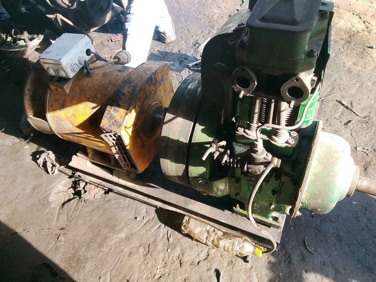 سلام عليكم مولده هنديه نضيفه شغاله جاهزه لاتنقيص ولاتبخير رأس توليد 10كيفي سنكل محرك  10حصان سعر 600 وبيها مجال مكان مسيب ***********
