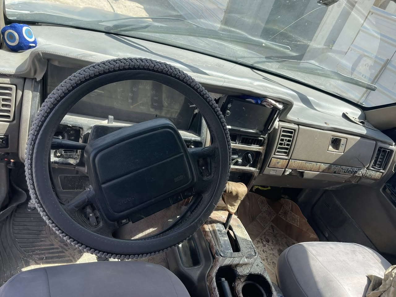البيع جيب شيروكي مديل 92  بلادي لا صبق ولا ضربه حداديه جديده طخم تاير رقم ذي قار مكينه فيفيتي  توني شاده سنويه ورقم جديد ال30 تخلص 
سعر ب37  وبيه مجال مكان سياره البصره زبير 
ستفسار ع رقم ***********
