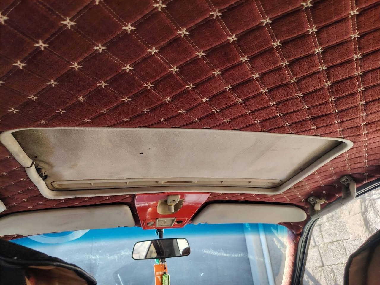 سلام عليكم اخوان هاي اوبل للبيع موديل 92 رقم كركوك بسمي شرط تحويل وكالة محرك كير شرط محرك حجم 2000 4 تيرات جديد جواها شرط حدادية جديد مصبوغة جمالية كابون بانزين بيها باتري جديد جوم امامي كهرباء قفل مركزي سيارة مال بيت شرط تحويل وكالة المايشتري لايكسر بل سوك كلشي موجود بل سوك  وسعرة سعر 45 بي مجال قليل رقم تليفون ***********
