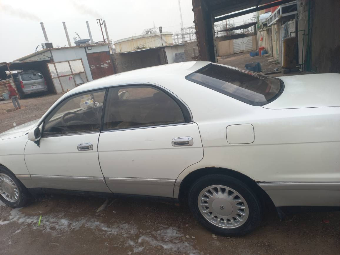 السلام عليكم بطه فصل سياره جاهزه حداديه مكينه كير سياره شوف العين بسمي رقم انكليزي سنويه 2030 سعر 57 وبيها مجال رقم تلفوني *********** البصرة, العراق
