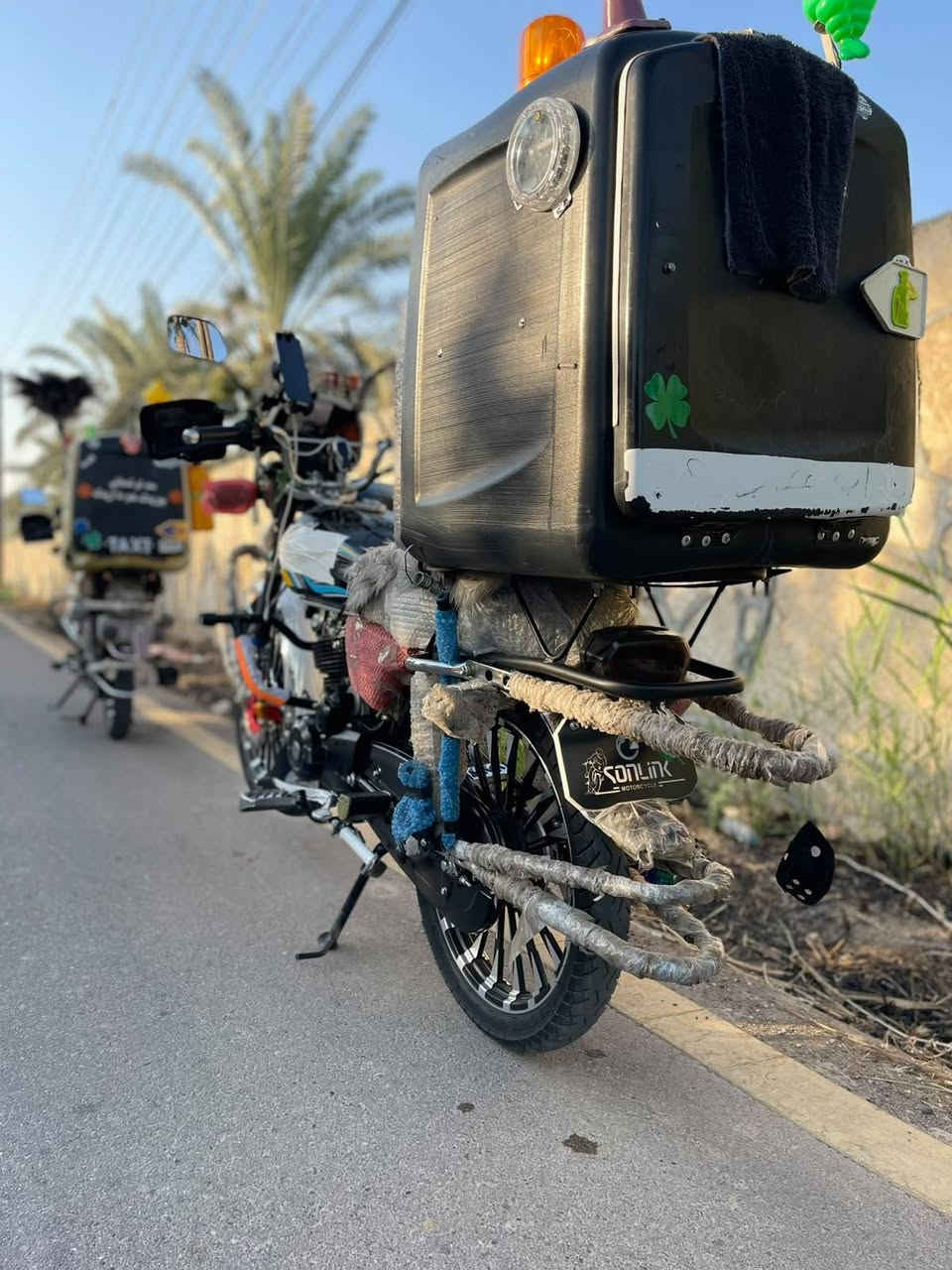سلام عليكم دراجه للبيع سونك  مكينه ضاغطه وزنجيل موديل 26 دراجه جديده ماشيه 1500 مكينه 250cc مكان بغداد سلمان باك سعر خاص هذا الرقم ***********

